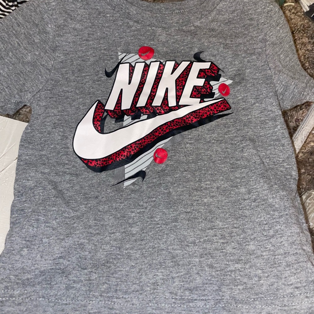 2T Nike shirt